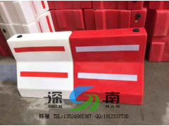 供应上海塑料隔离墩市政塑料护栏 厂家直销塑料水马