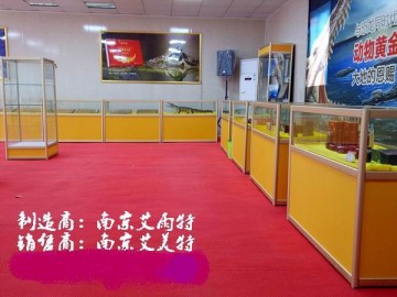 南京钛合金展柜|南京玻璃货架