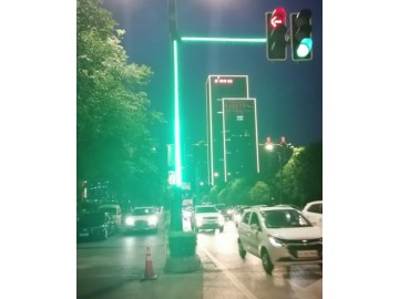 发光信号灯杆 同步红绿灯发光灯带